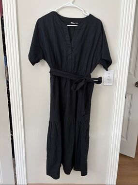 GAP Black Tie-Waist Maxi Dress